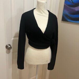 Windsor Cropped Criss Cross Front Sweater - M